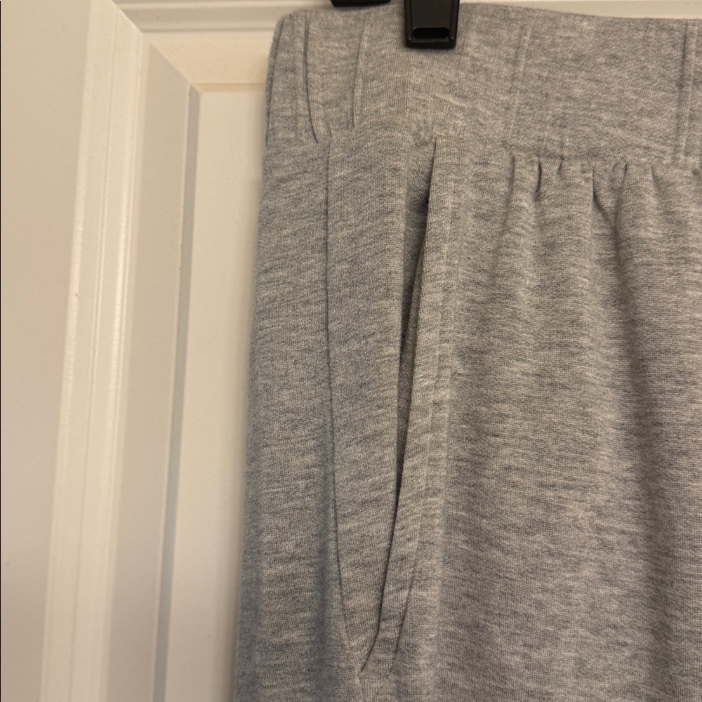 Bleusalt Women's Classic Gray Trancas Trousers - Picture 9 of 9